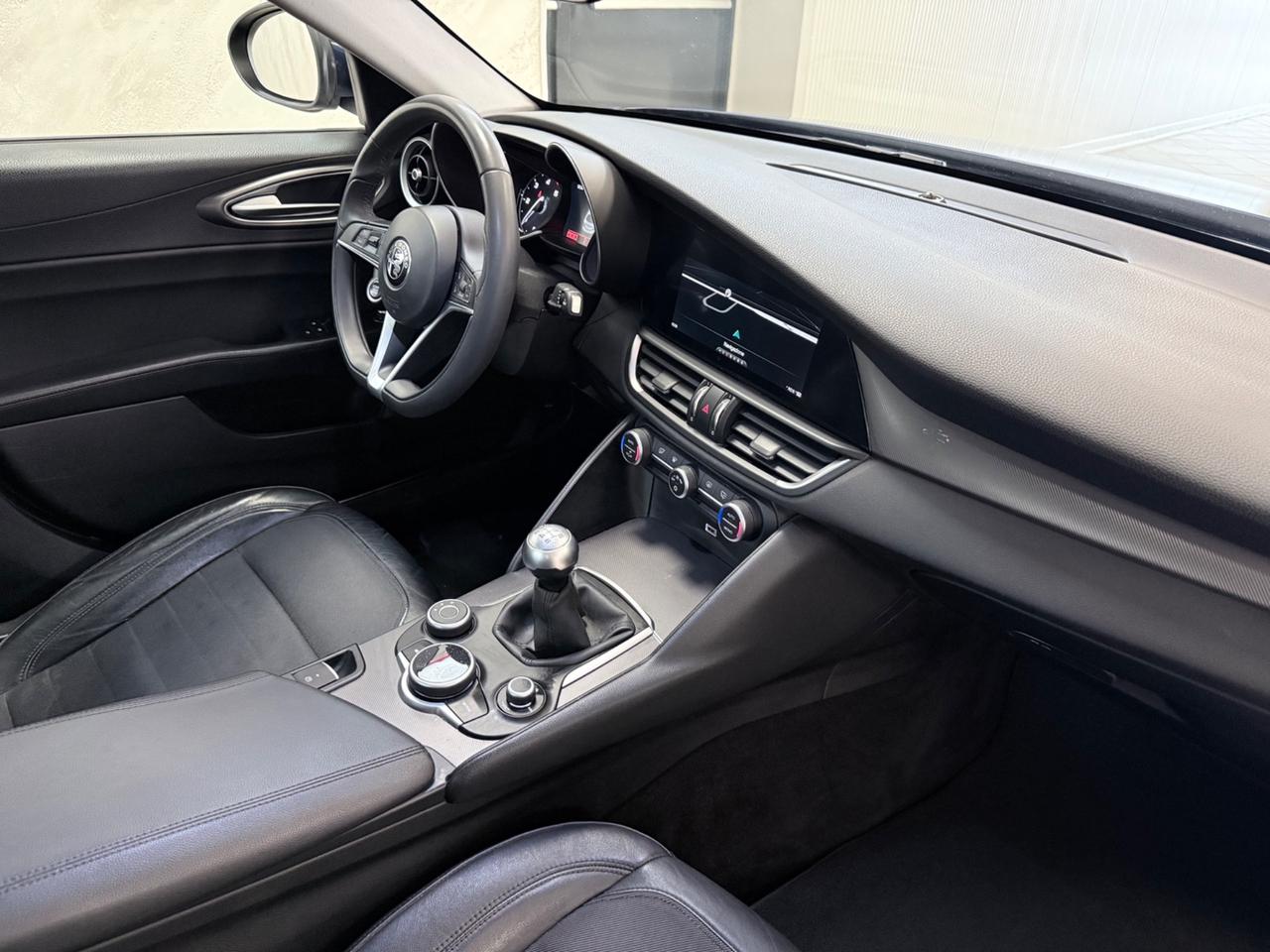 Alfa Romeo Giulia 2.2 Turbodiesel 180 CV Business Sport