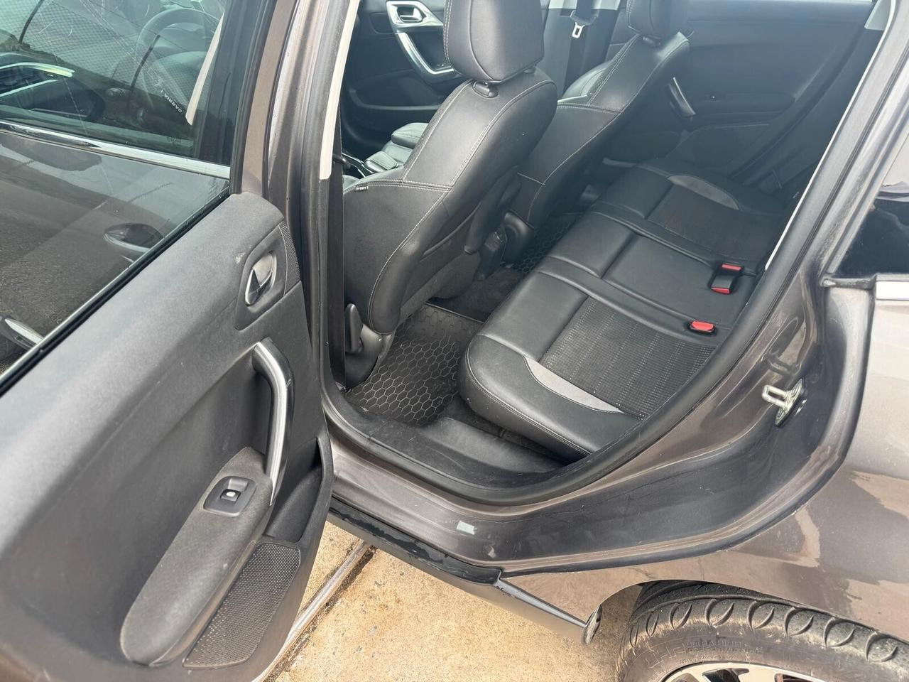 Peugeot 2008 1.6 e-HDi 115 CV Stop&Start Allure