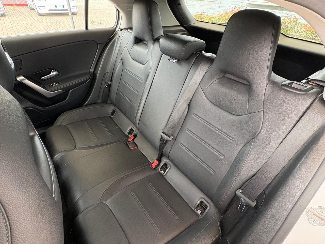 Mercedes-Benz A 180 Business Plus A 180 D #9757