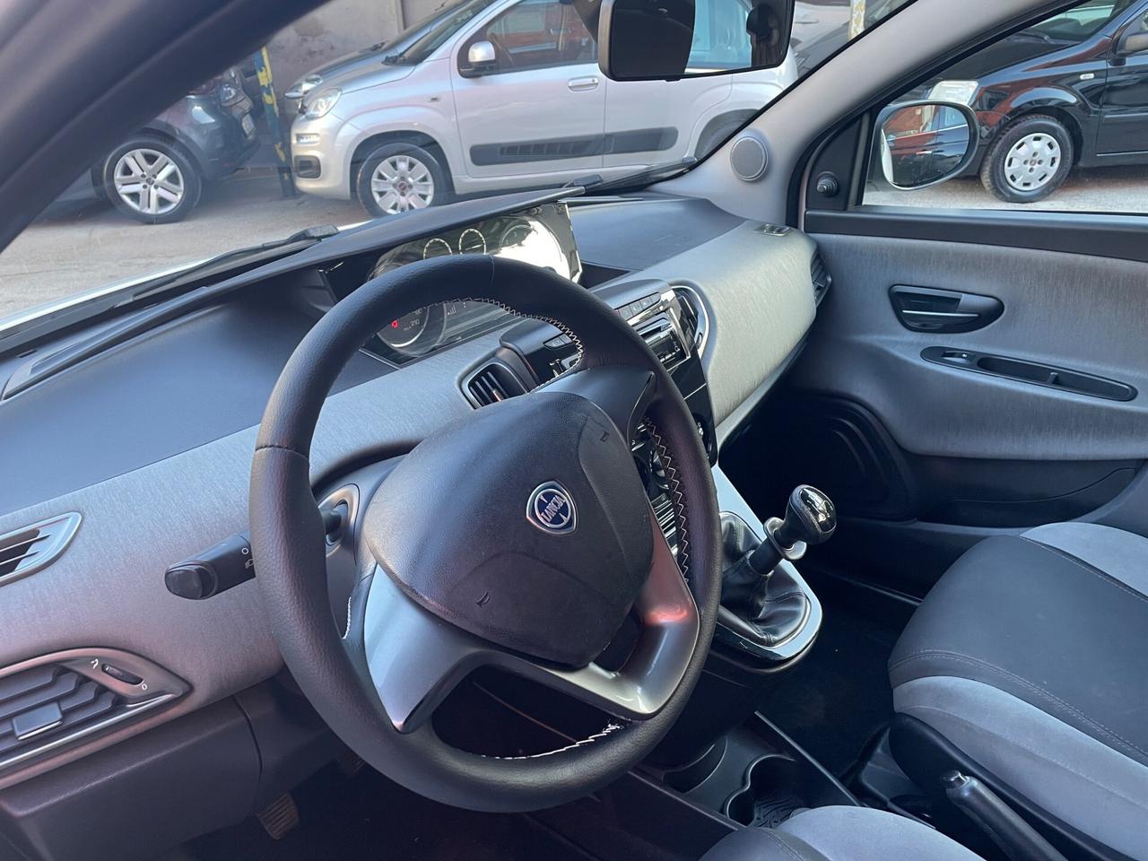Lancia Ypsilon 1.2 69 CV 5 porte GPL Ecochic Gold