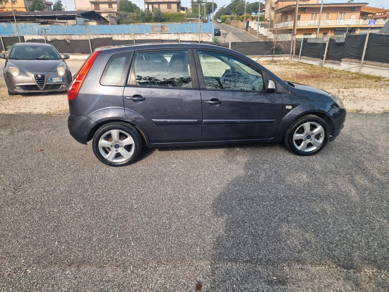 Ford Fiesta 1.2 16V 5p. Ghia