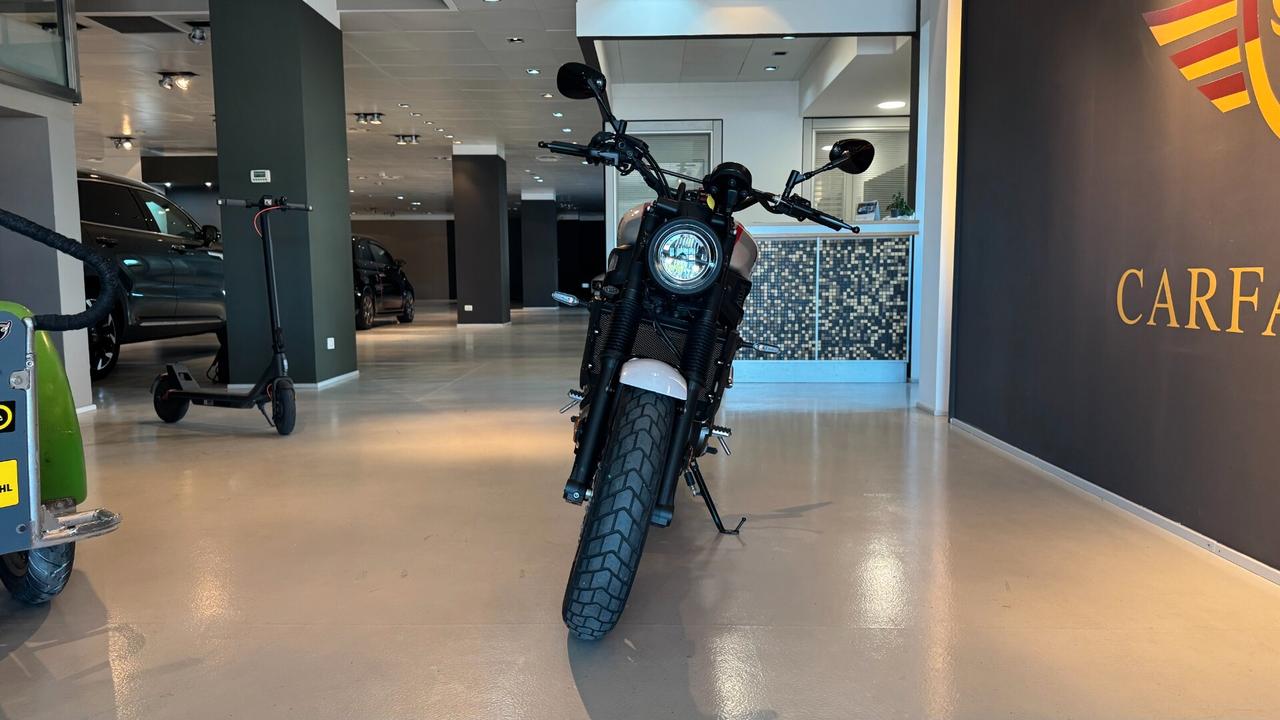 YAMAHA MOTO XSR 700- 2023