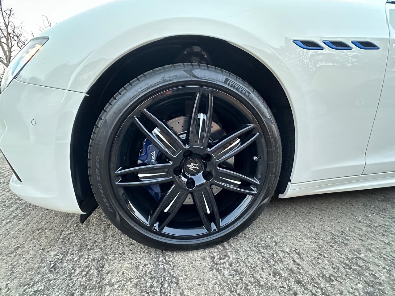 Maserati Ghibli L4 330 CV MHEV Gransport