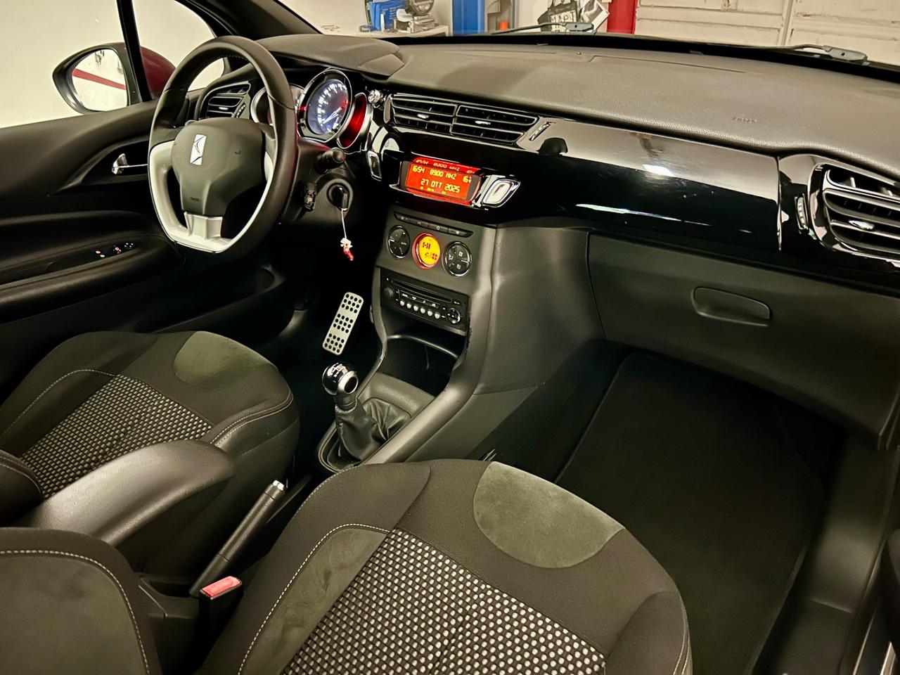 Ds DS3 3 1.4 VTi 95 Just Black