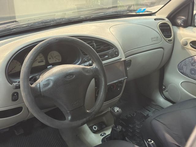 FORD Fiesta 1.2i 16V cat 3 porte Ghia