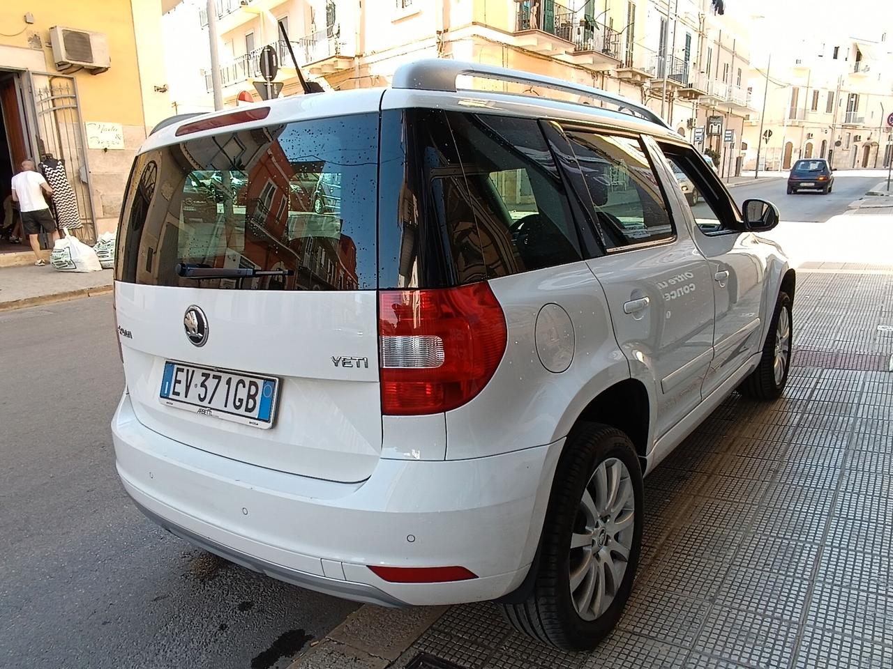 Skoda Yeti Outdoor 2.0 TDI 110CV AMBITION NAVI CAMERA FULL