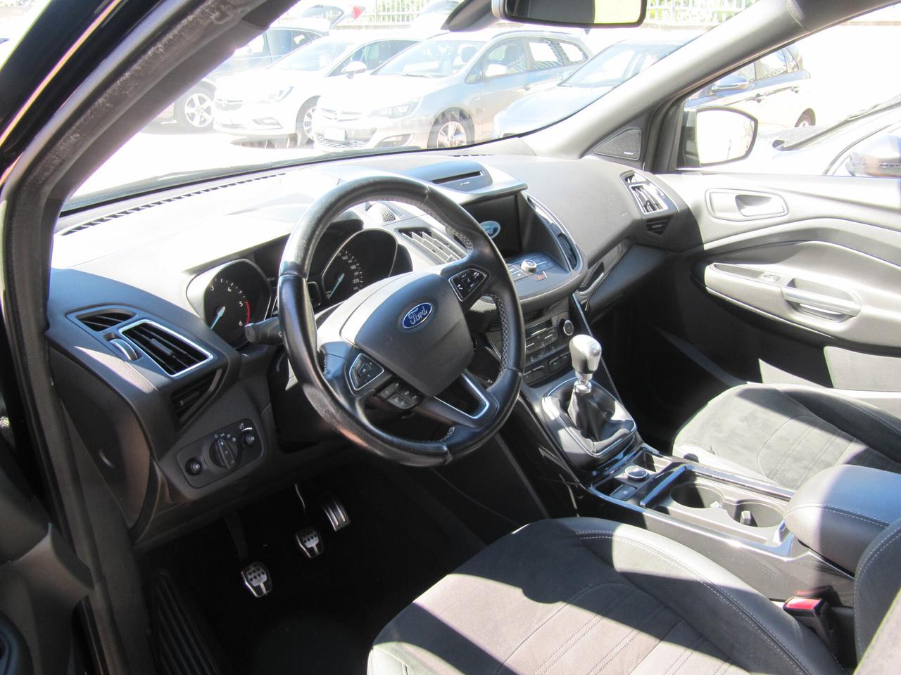 Ford Kuga 1.5 TDCI 120 CV S&S 2WD ST-Line