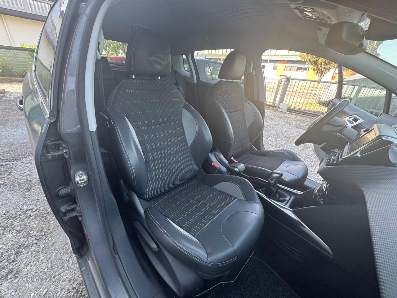 Peugeot 2008 PureTech 82 Access