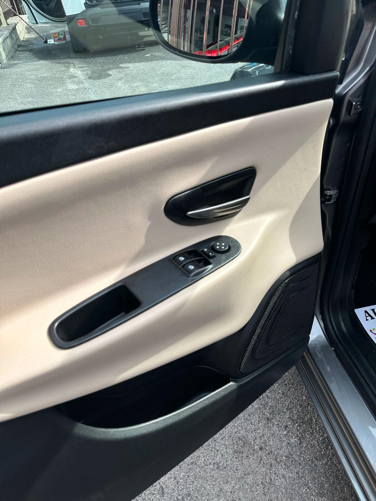 Lancia Ypsilon 1.2 69 CV 5 porte GPL Ecochic Gold