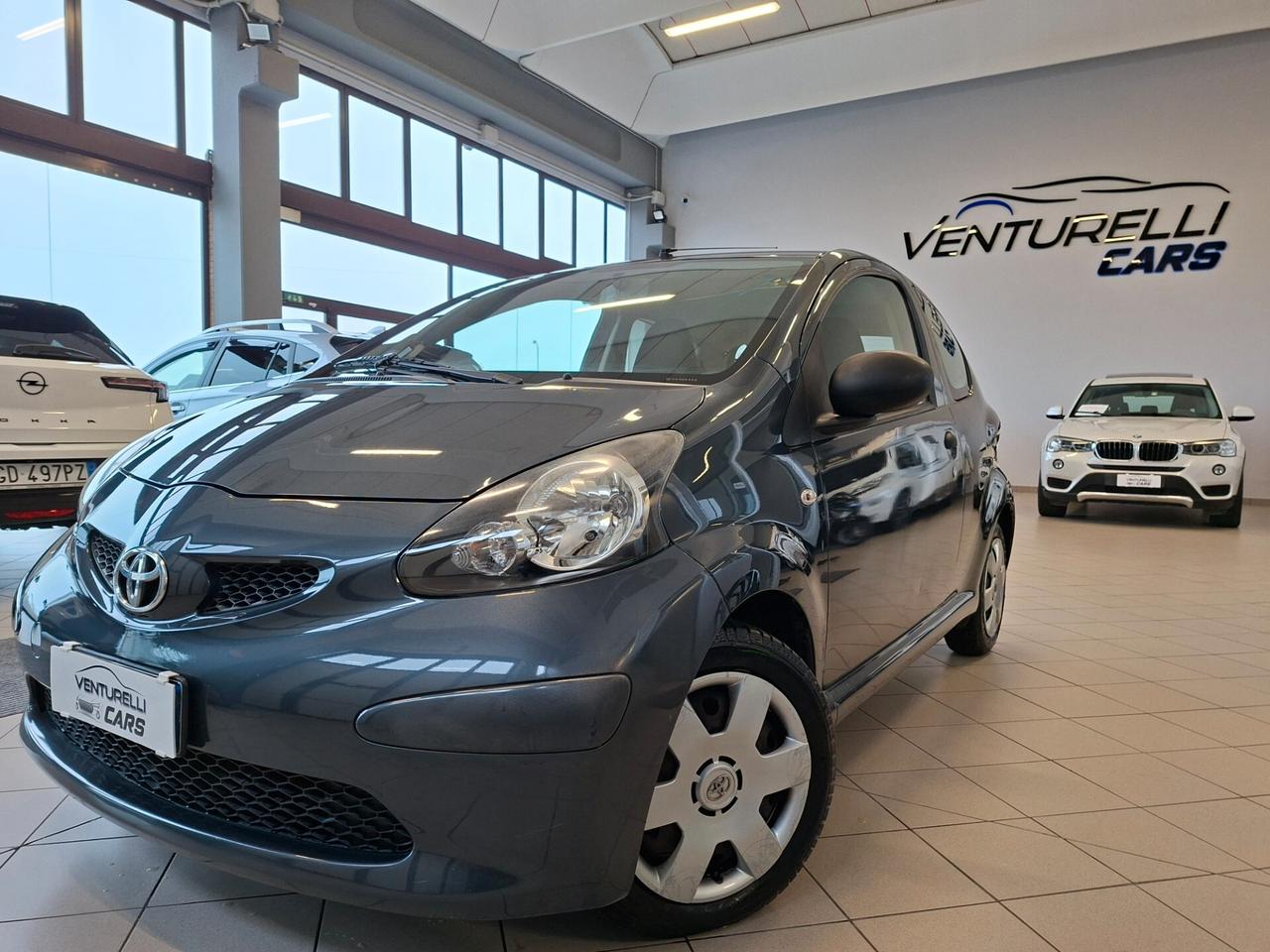 Toyota Aygo 1.0 12V VVT-i 3 porte Sol CON CLIMA