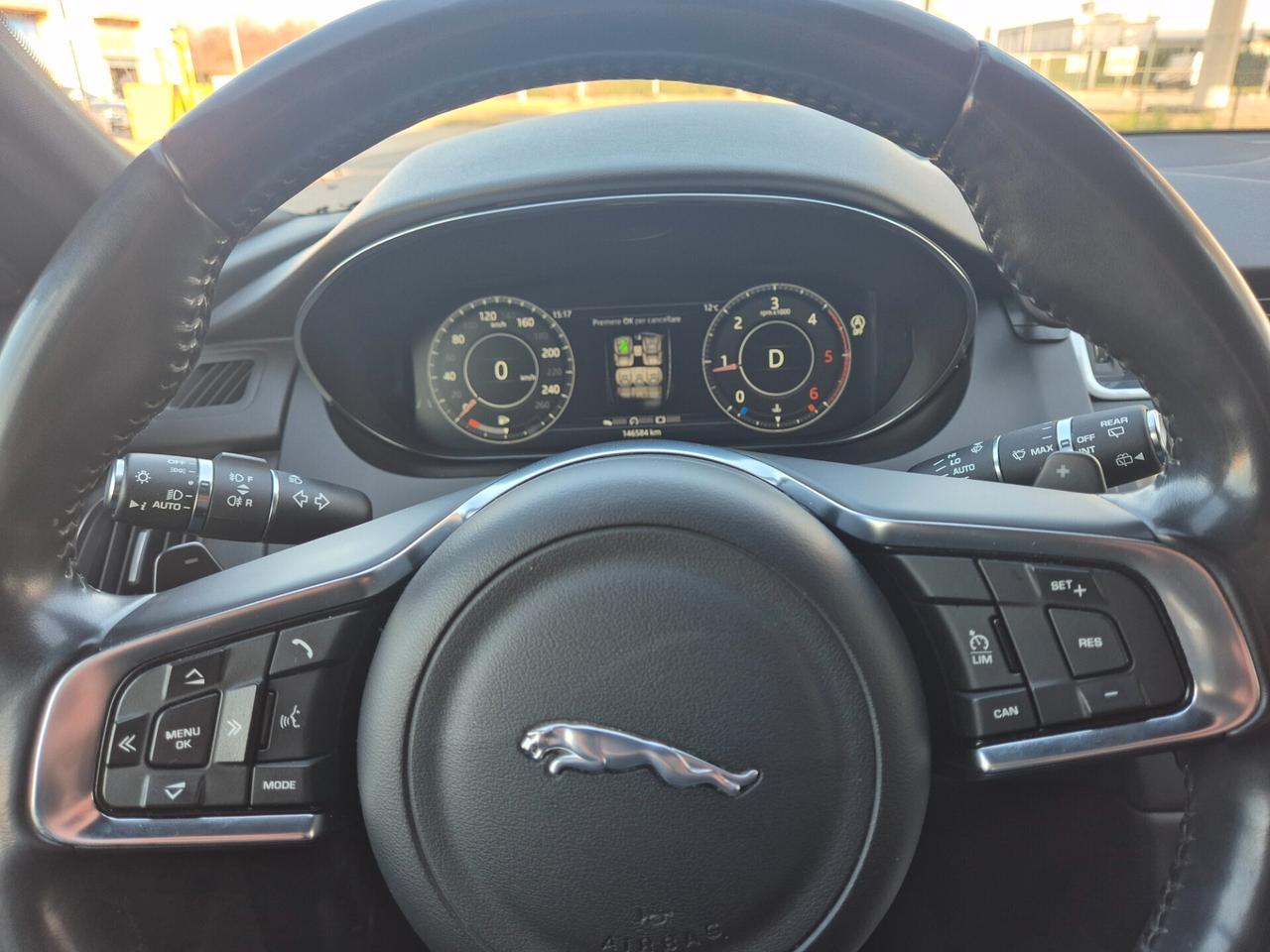 Jaguar E-Pace 2.0D 180 CV AWD R-Dynamic 52000 Km Motore