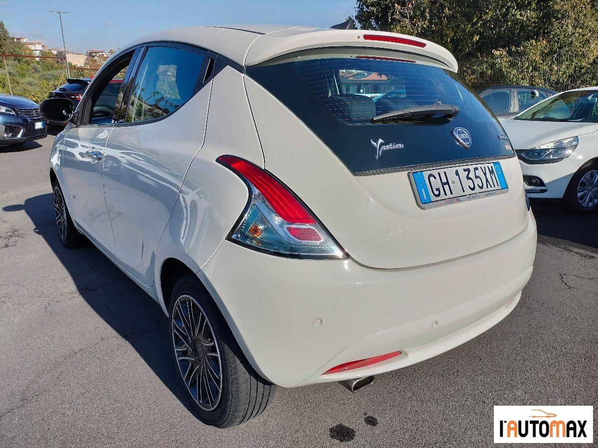 LANCIA - Ypsilon 1.0 firefly hybrid Gold s&s 70cv