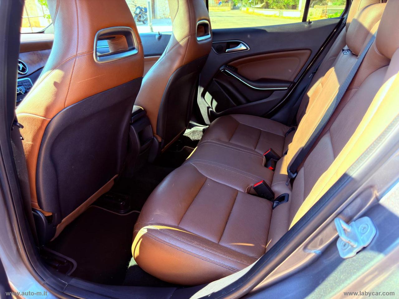 MERCEDES-BENZ GLA 200 d Automatic Premium