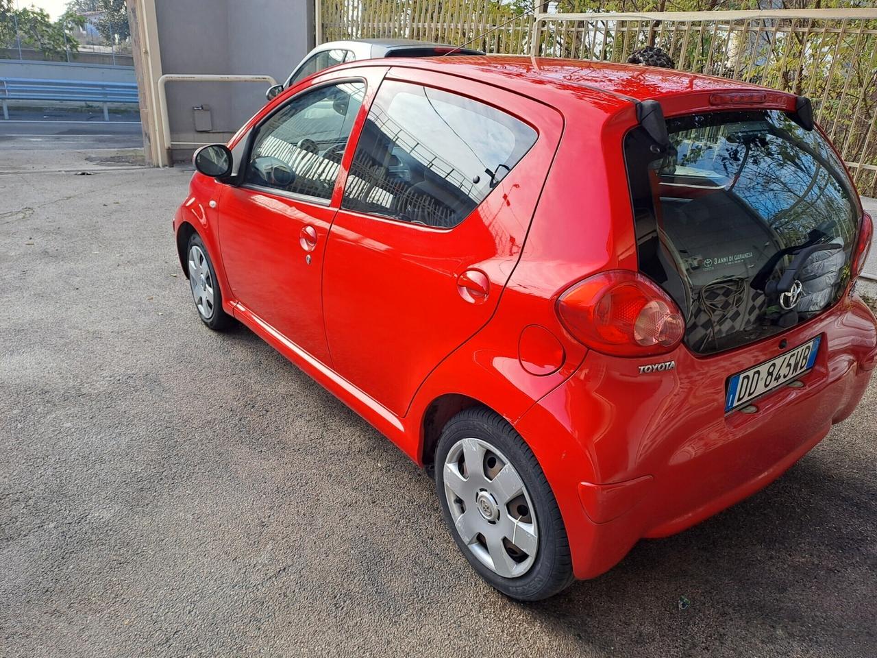 Toyota Aygo 1.0 12V VVT-i 5 porte Sol