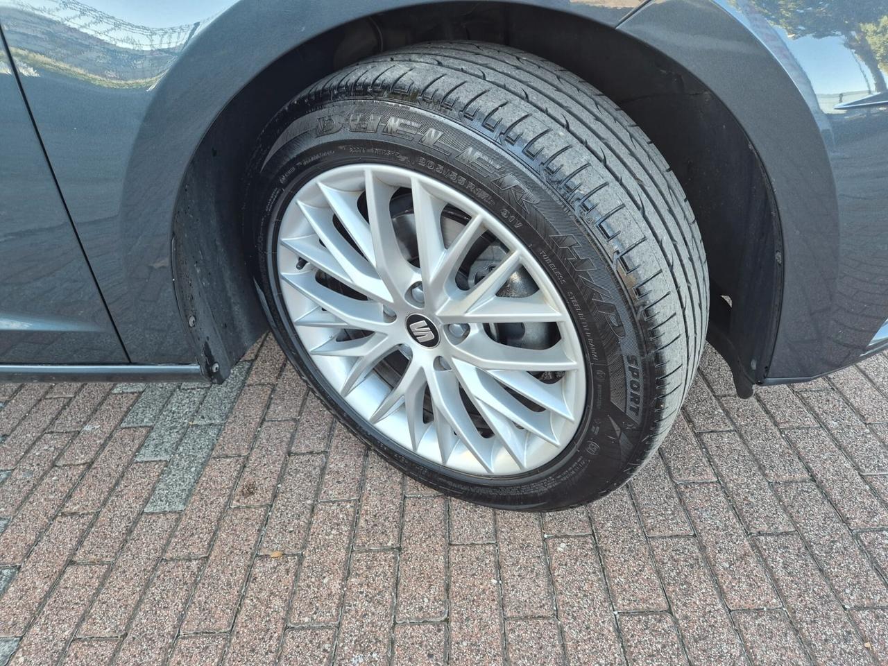 Seat Leon 1.6 TDI DSG ST Business E6D -- OK Neopat.!!