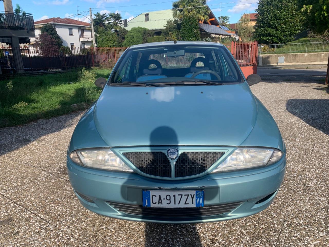 Lancia Y 1.2i NEOPATENTATI