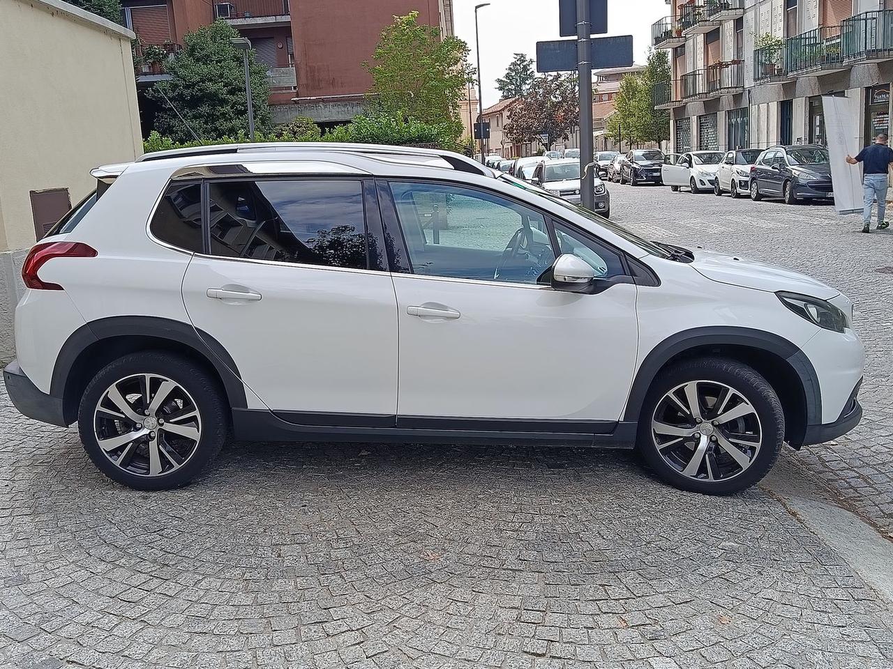 Peugeot 2008 Allure 1.6 Blue HDI 120 #6505