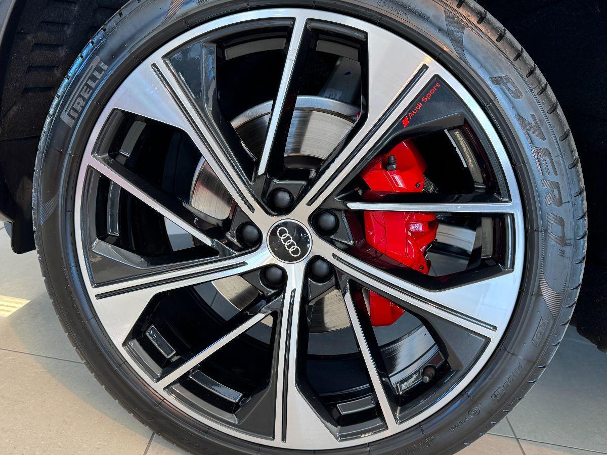 AUDI Q5 Sportback SPB 2.0 TDI quattro S-line Identity black