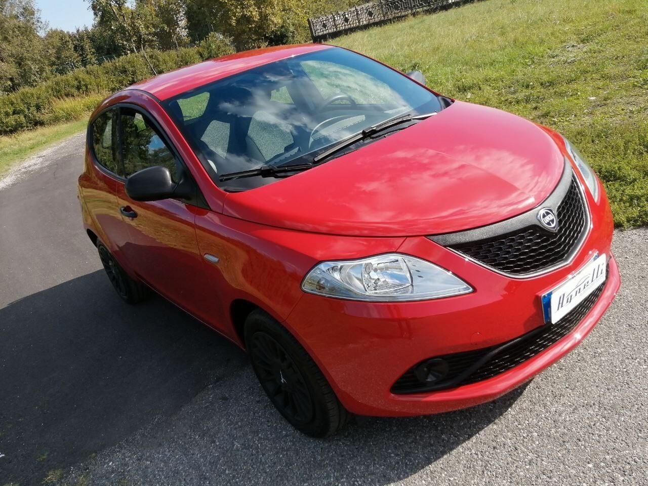 Lancia Ypsilon 1.0 FireFly 5 porte S&S Hybrid Ecochic