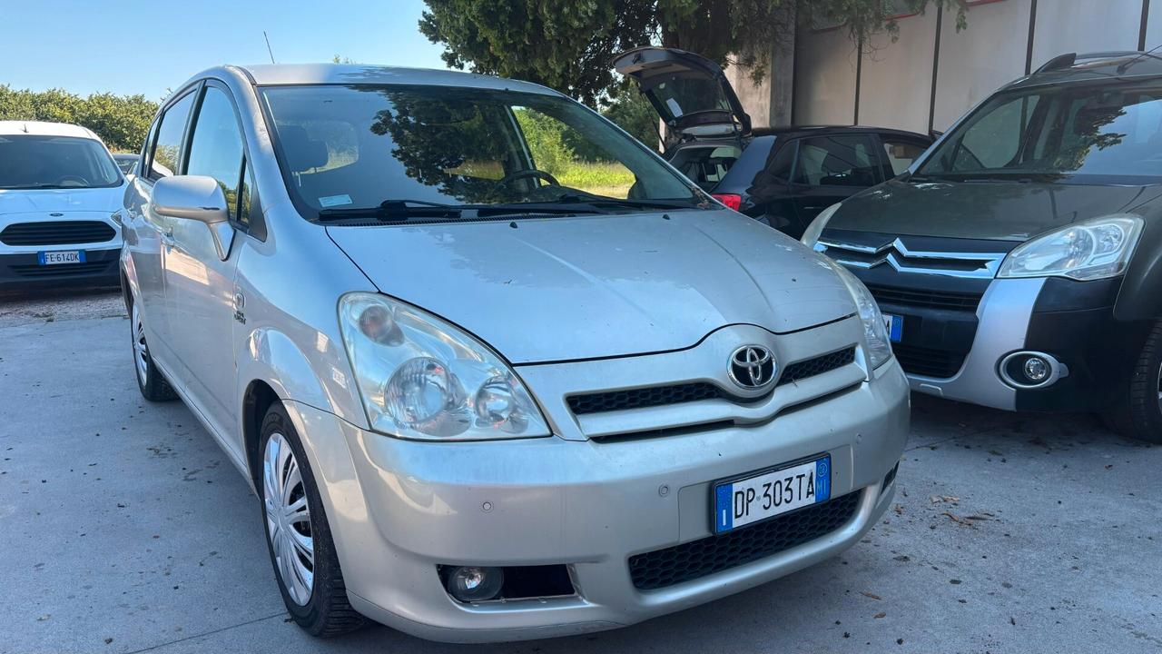 Toyota Corolla Verso 2.2 16V D-4D Sol