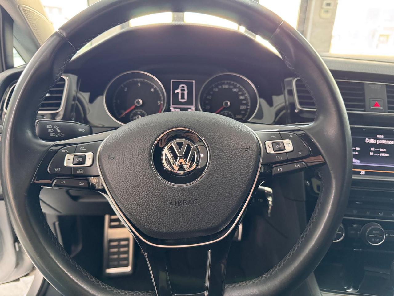 Volkswagen Golf Highline 2.0 TDI BlueMotion