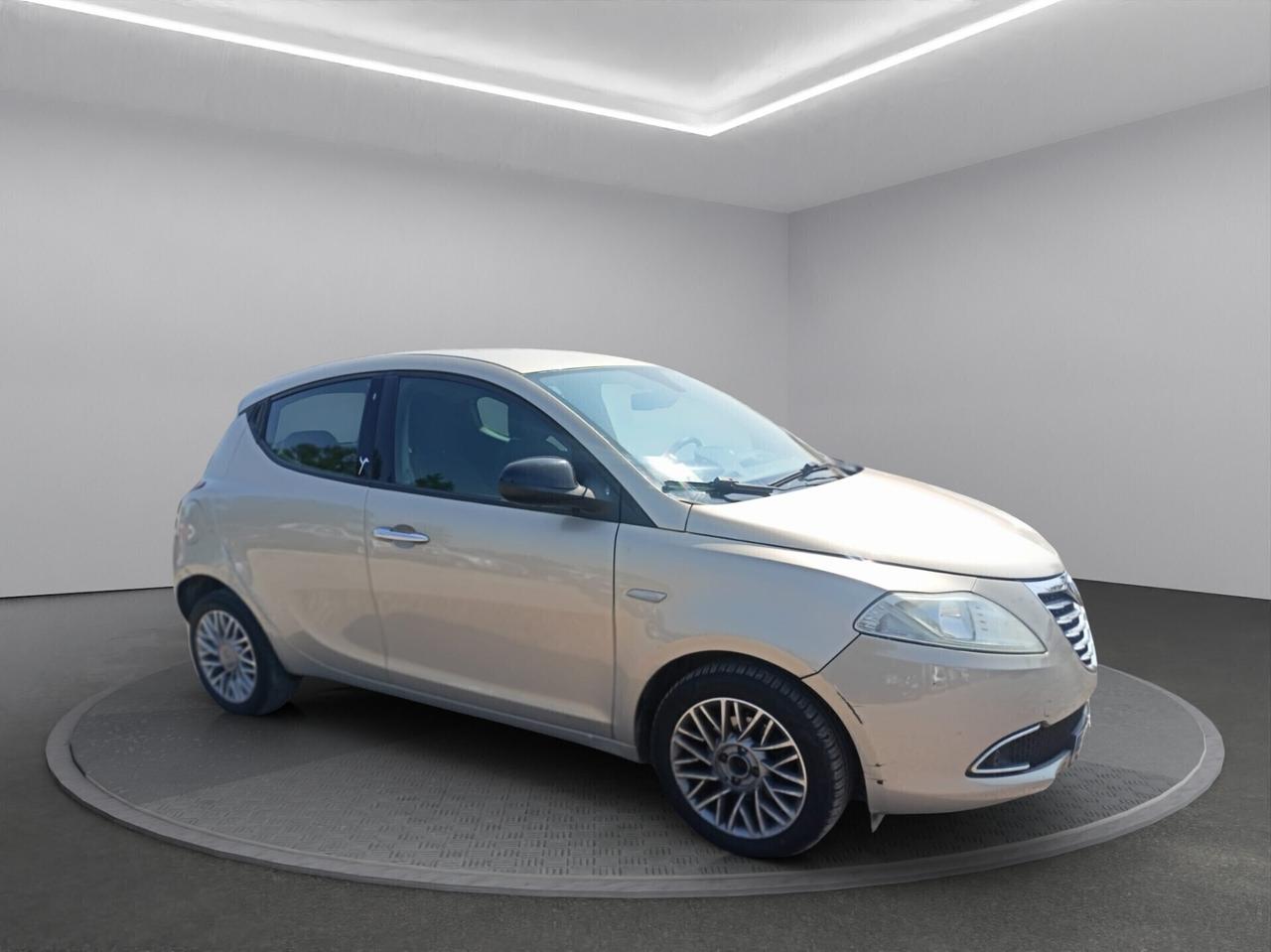 Lancia Ypsilon 1.3 MJT 75 CV Unyca