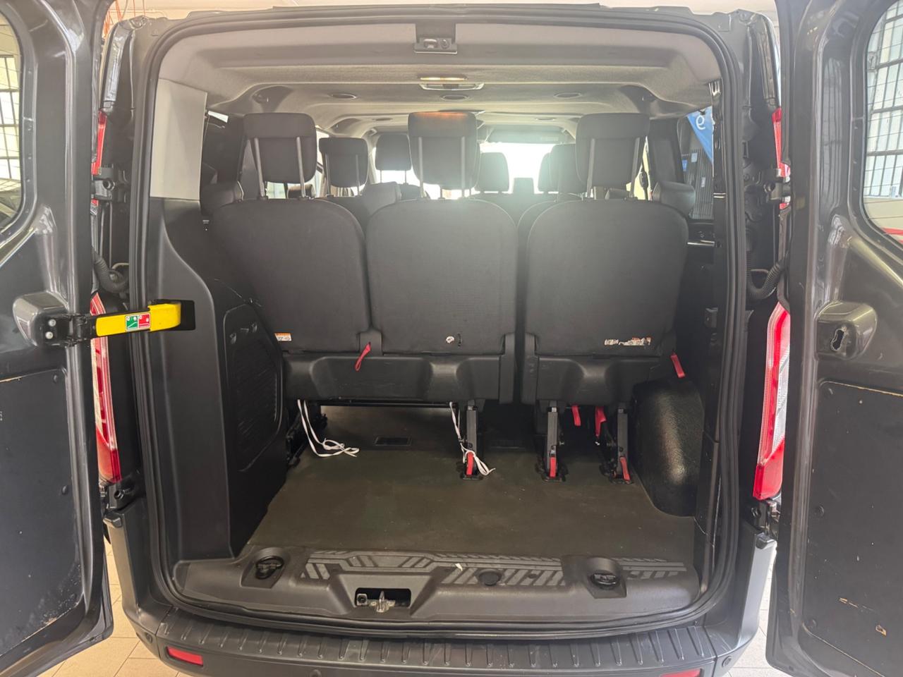 Ford Transit Custom Transit Custom 310 2.0 TDCi 130 PC Combi Trend