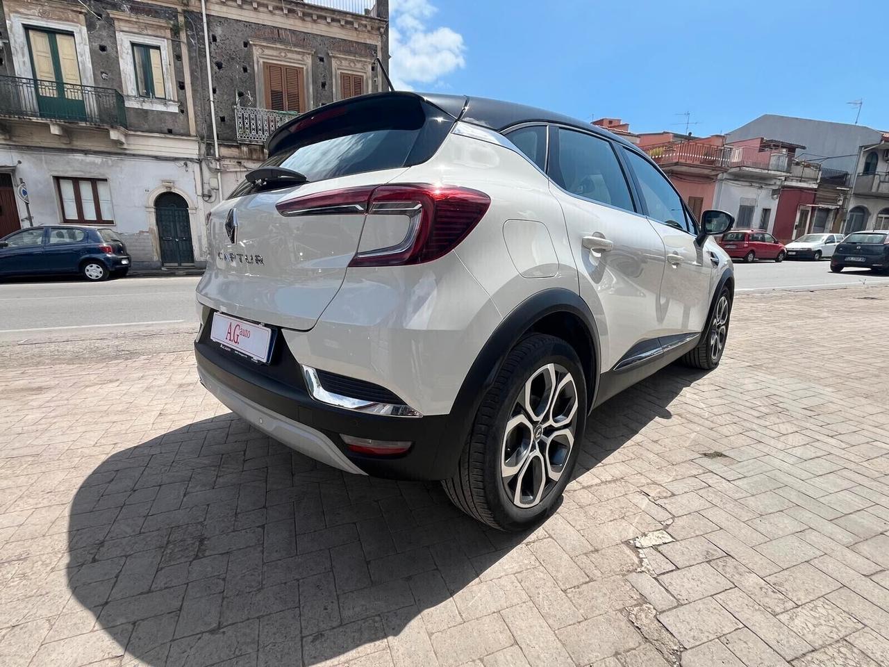 Renault Captur Blue dCi 115 CV EDC INTENSE BI COLOR