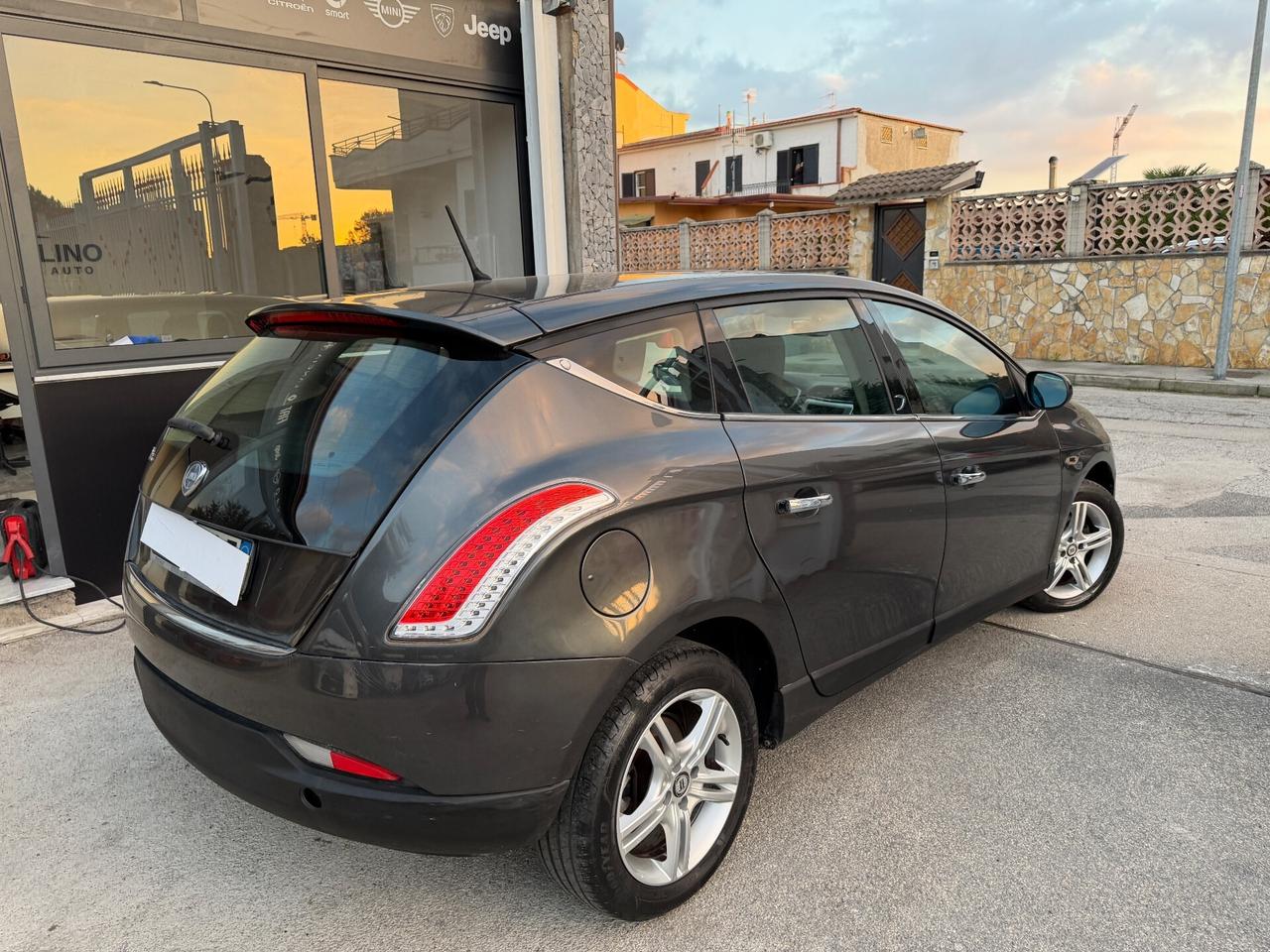 Lancia Delta 1.6 MJT DPF Argento