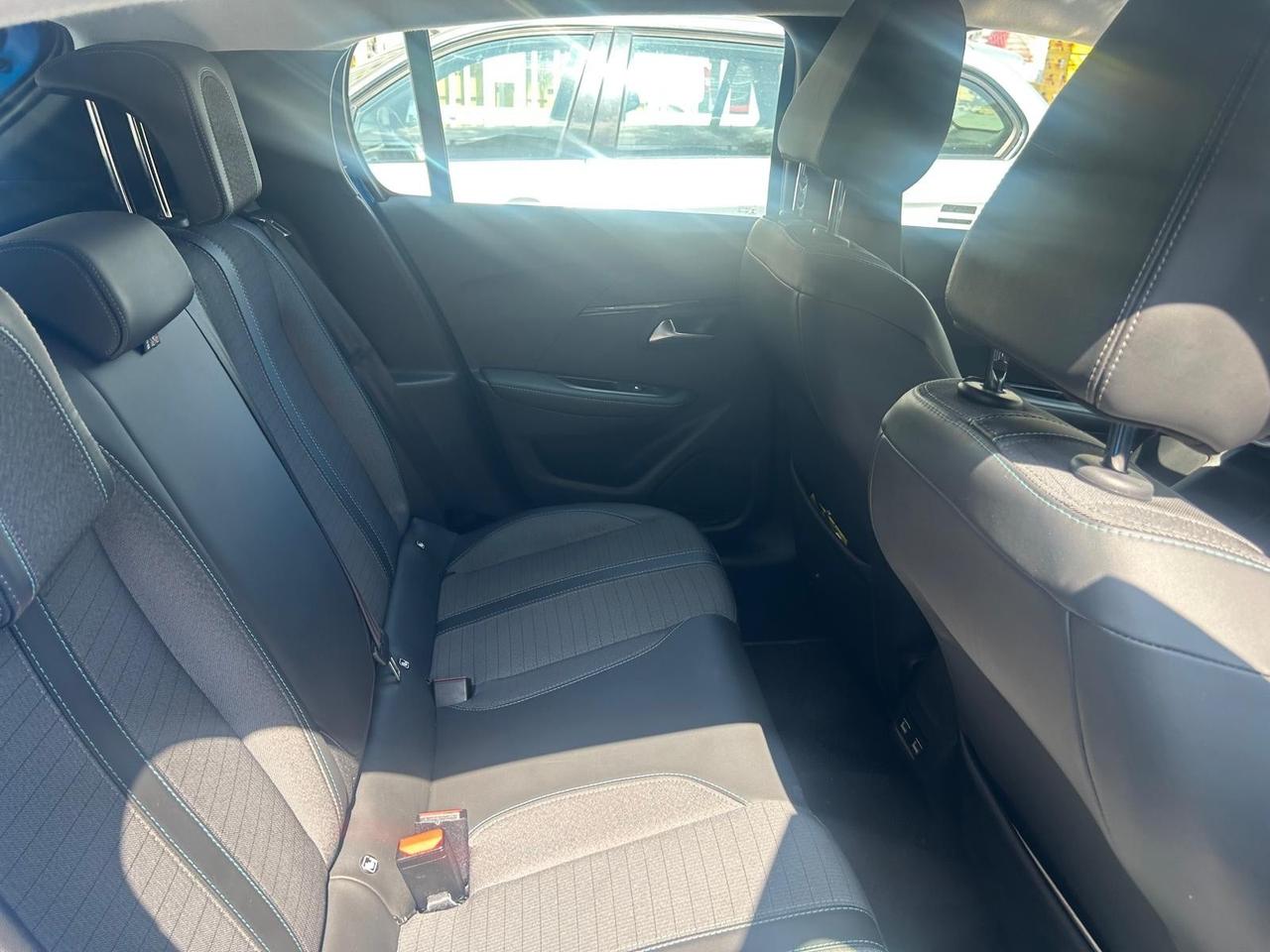 Peugeot 208 motore elettrico Allure