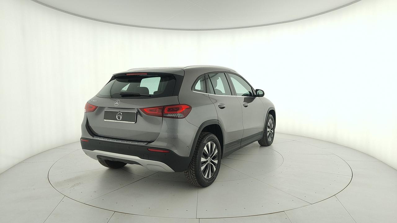 Mercedes-Benz GLA-H247 2020 - GLA 180 d Executive auto