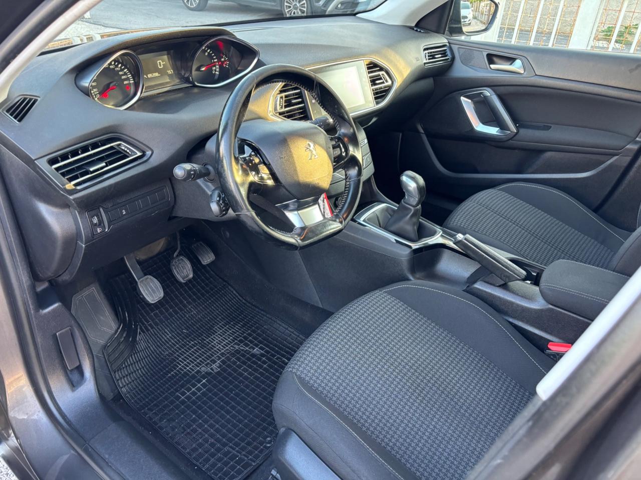 PEUGEOT 308 1.6HDI 100CV LED NAVIGATORE SENS PARK