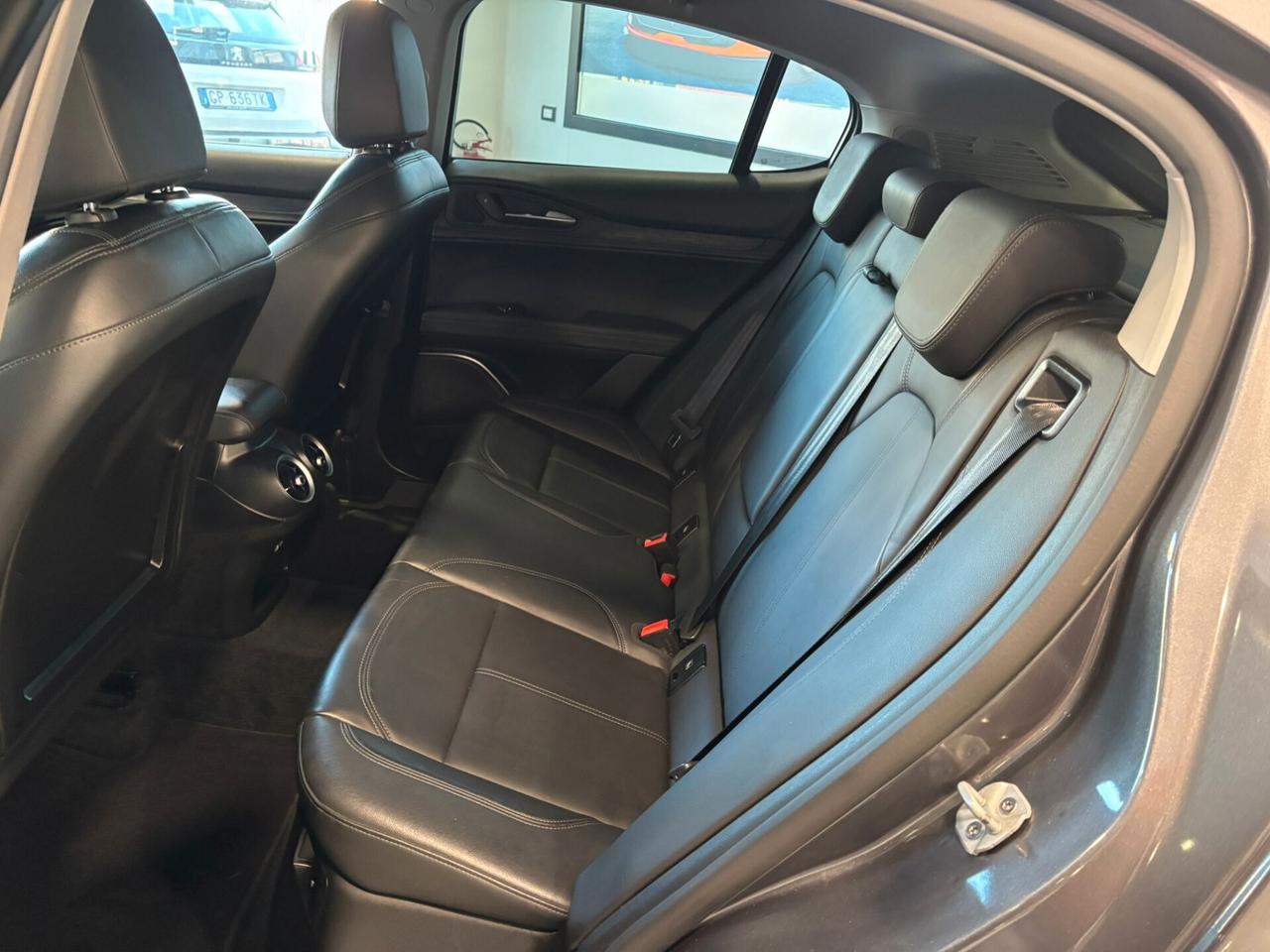 Alfa Romeo Stelvio 2.2 Turbodiesel 160 CV AT8 RWD Business