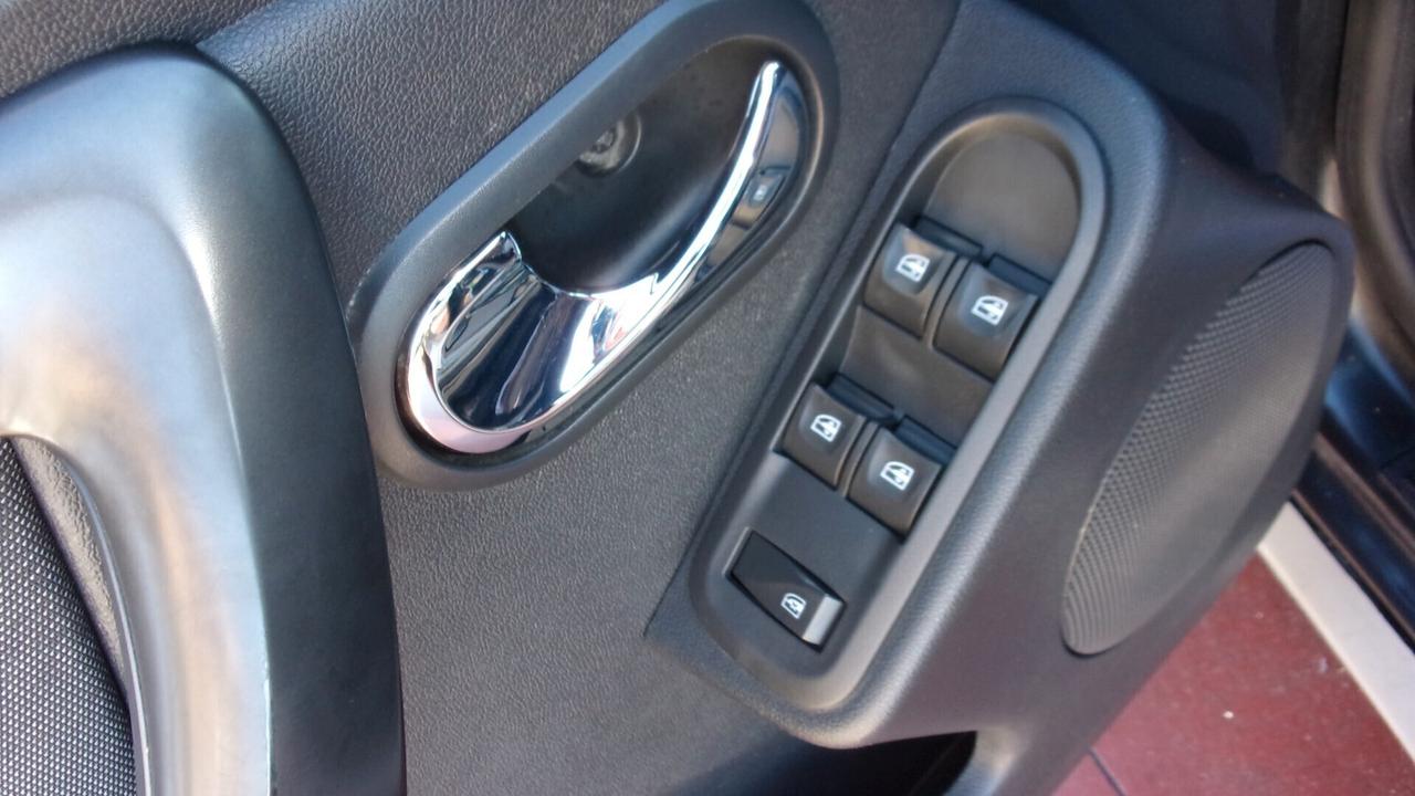 Dacia Duster 1.6 115CV Start&Stop 4x2 GPL Lauréate