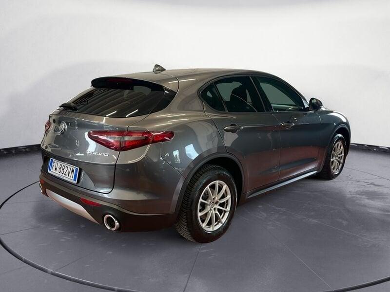 Alfa Romeo Stelvio 2.2 Turbo Diesel 190CV AT8 Q4 Business