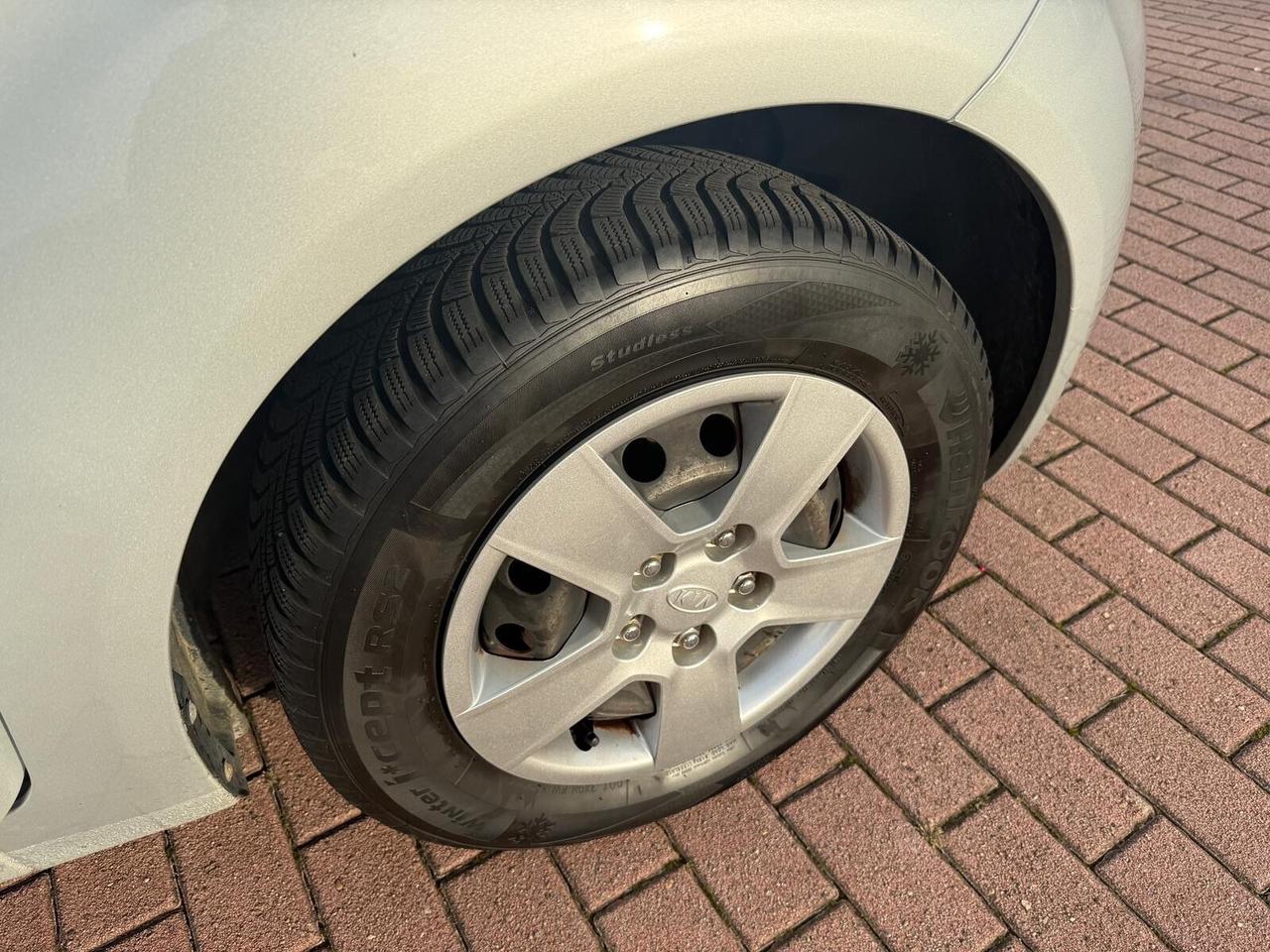 Kia Venga 1.4 CVVT Fullsky