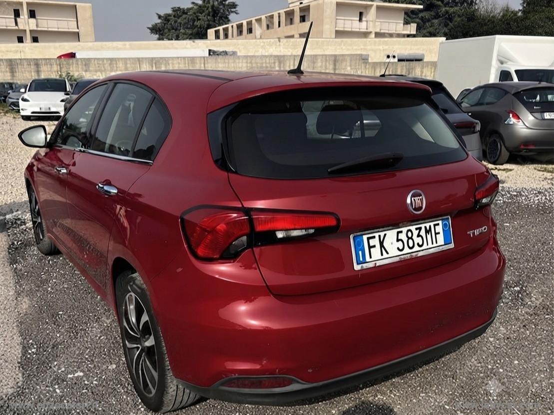 FIAT Tipo 1.6 Mjt S&S 5p. Lounge LED,NAVI