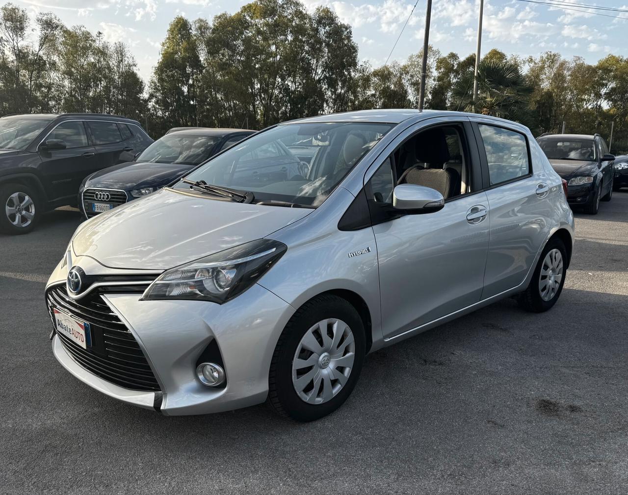 Toyota Yaris 1.5 Hybrid 5 porte Business