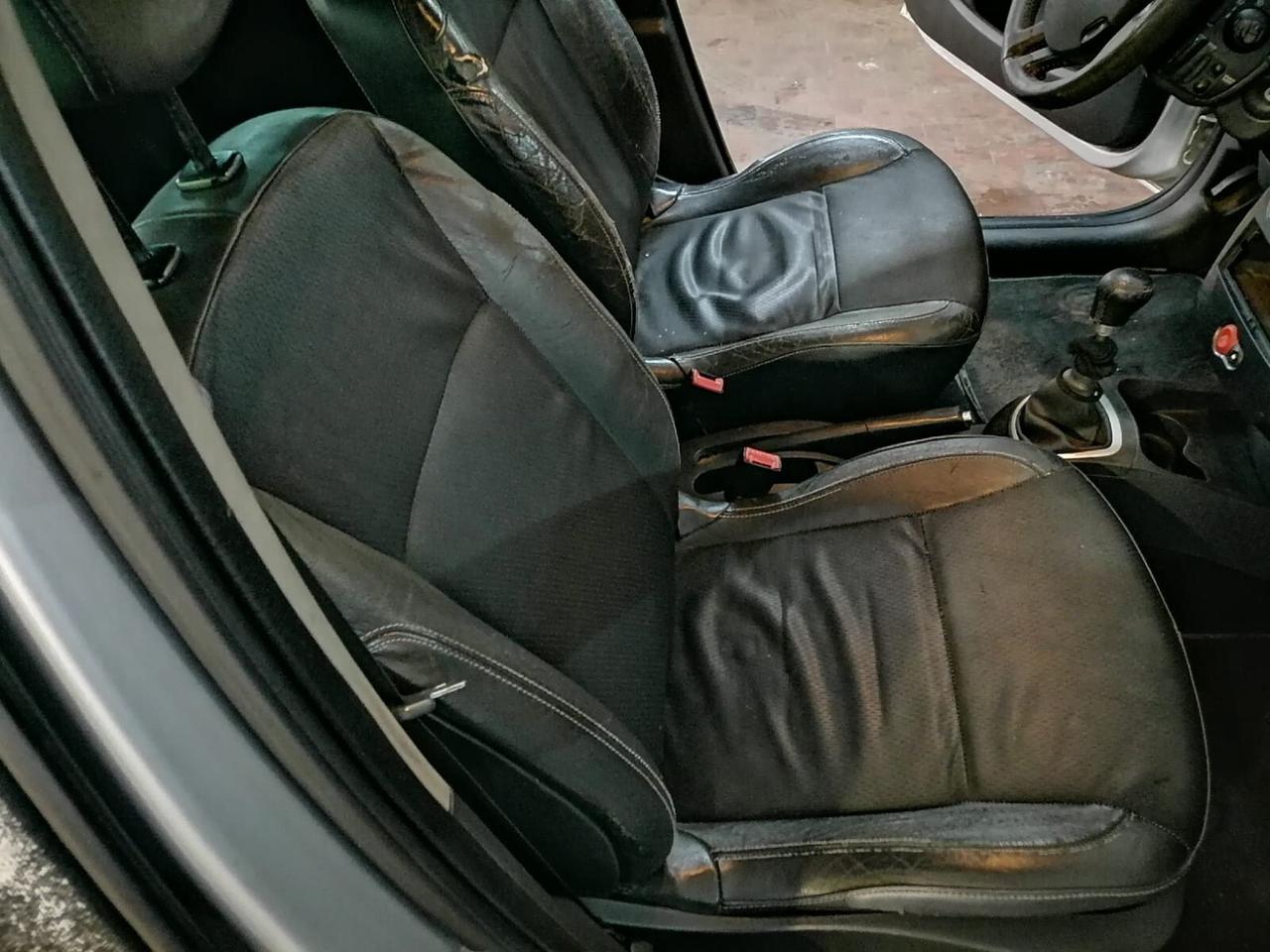 Renault Clio 1.2 16v 75cv 5p Dyn OK NEOP.