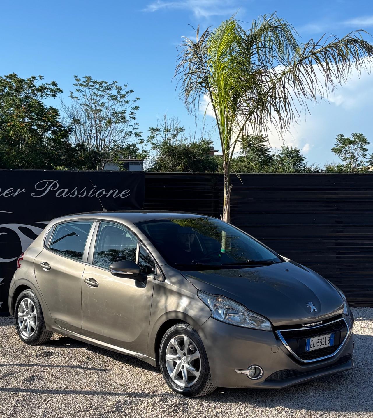 Peugeot 208 1.4 HDi 68 CV 5 porte Allure