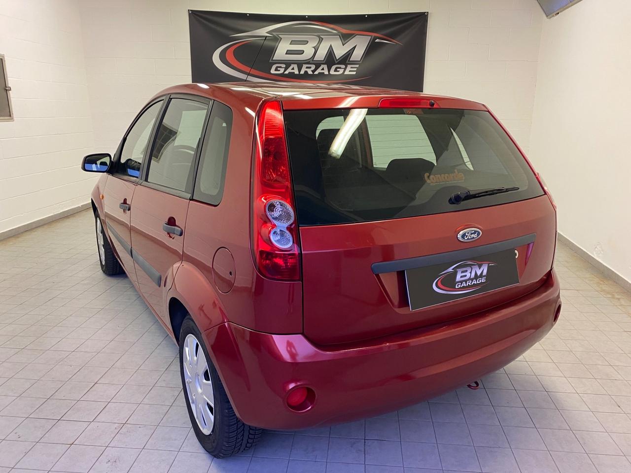 Ford Fiesta 1.4 16V 5p. Ghia