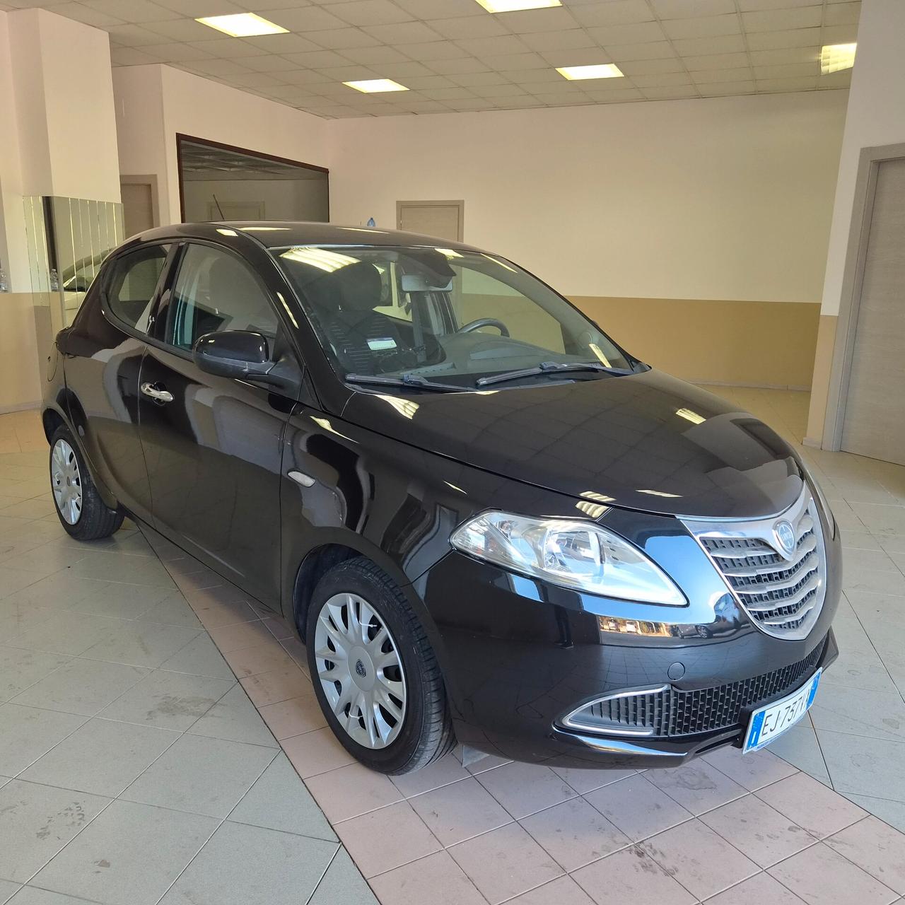 Lancia Ypsilon 1.3 MJT 16V 95 CV 5 porte S&S Silver