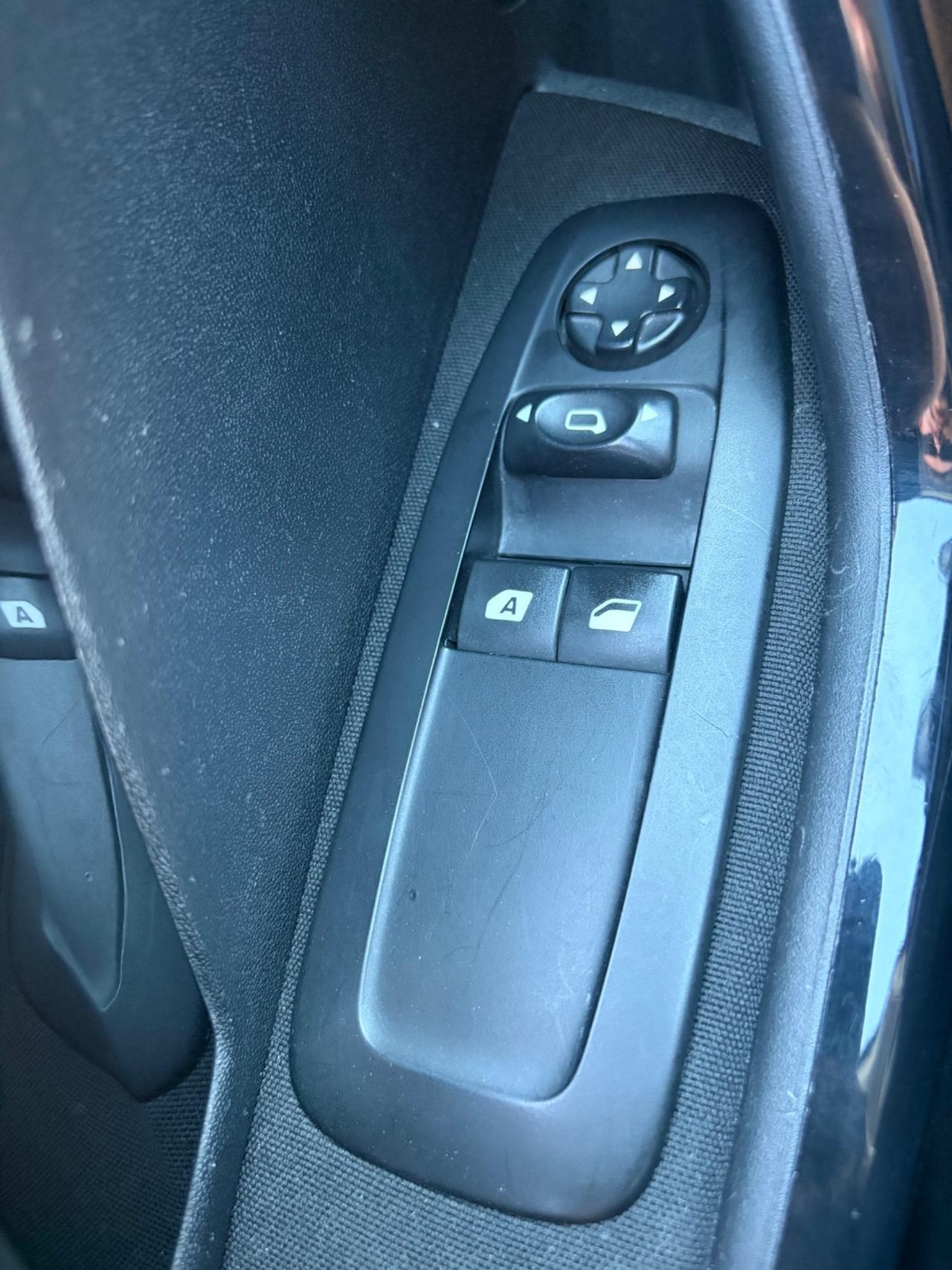 Peugeot 208 BlueHDi 75 5 porte Allure
