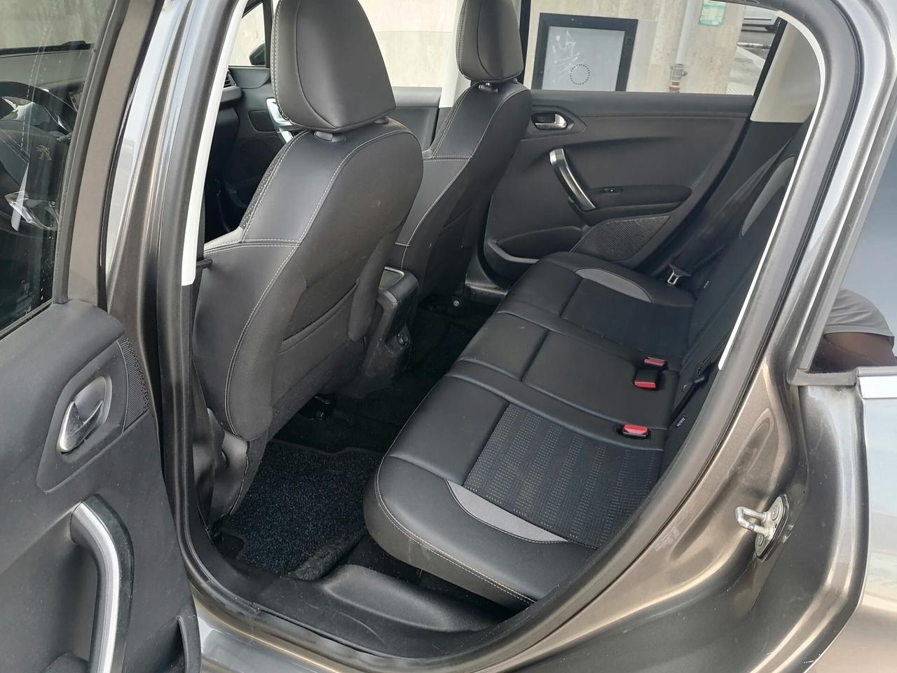 Peugeot 2008 1.6 BlueHDi 120 ALLURE 2017