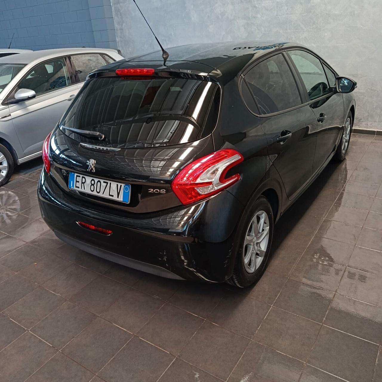 Peugeot 208 1.2 BENZINA