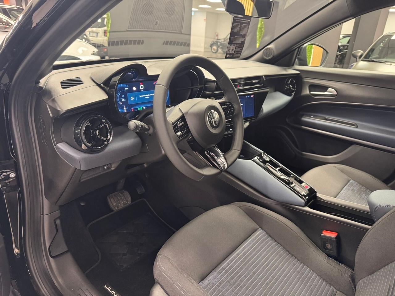 Alfa Romeo Junior 1.2 136 CV Hybrid eDCT6