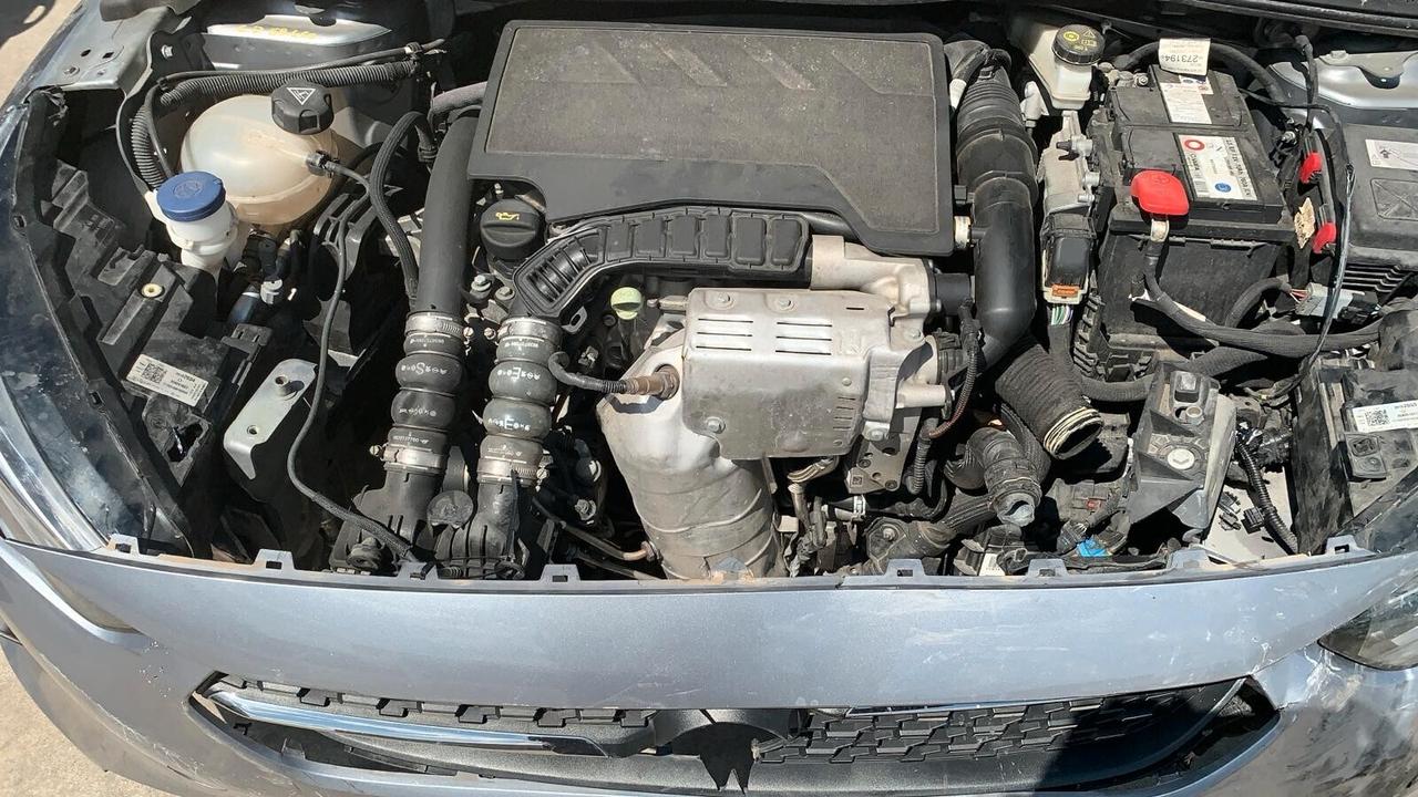 Opel Corsa 1.2 100 CV aut. GS Line, incidentata..