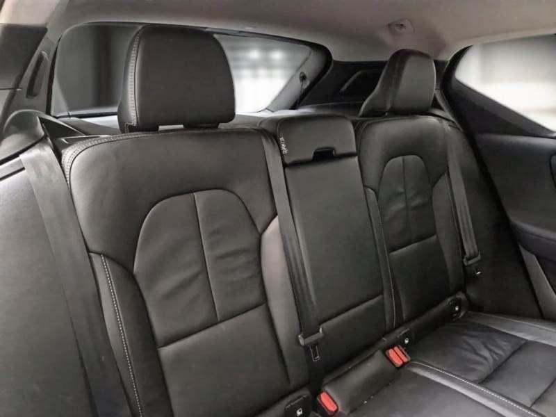 Volvo XC40 Recharge T5 180+82 CV Plug-In Hybrid Recharge Plus Dark