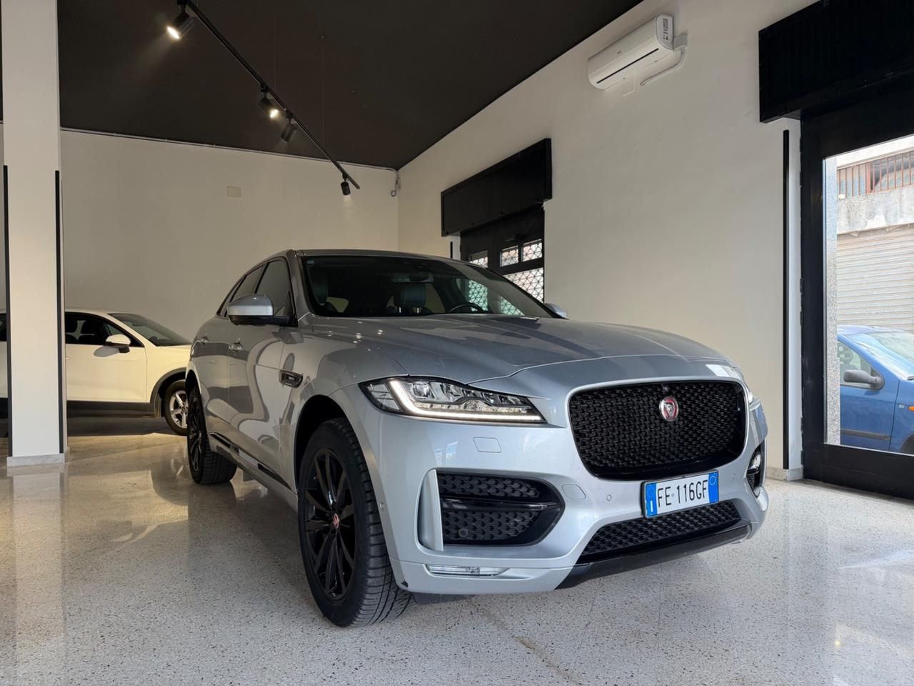 Jaguar F-Pace 2.0 R-Sport MOTORE 0Km fatturato