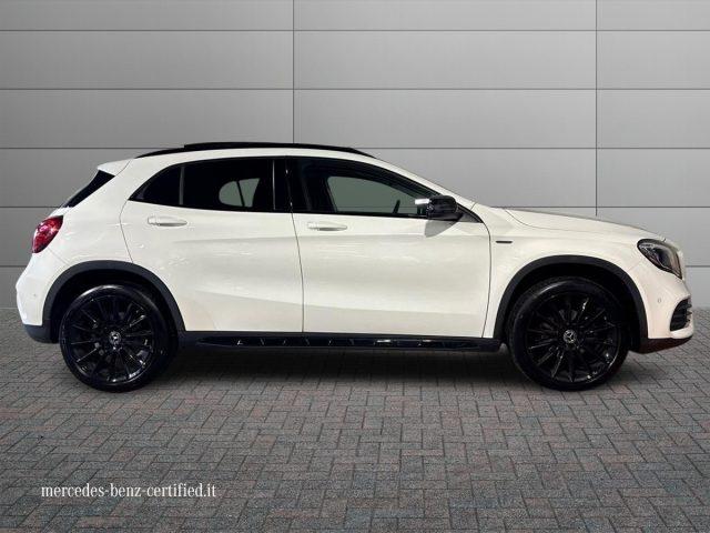 MERCEDES-BENZ GLA 200 d Automatic Premium